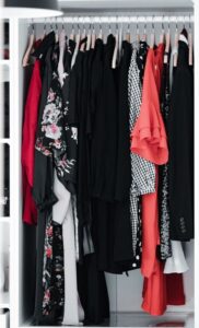 How to Store Seasonal Clothes Efficiently for Maximum Space and Longevity